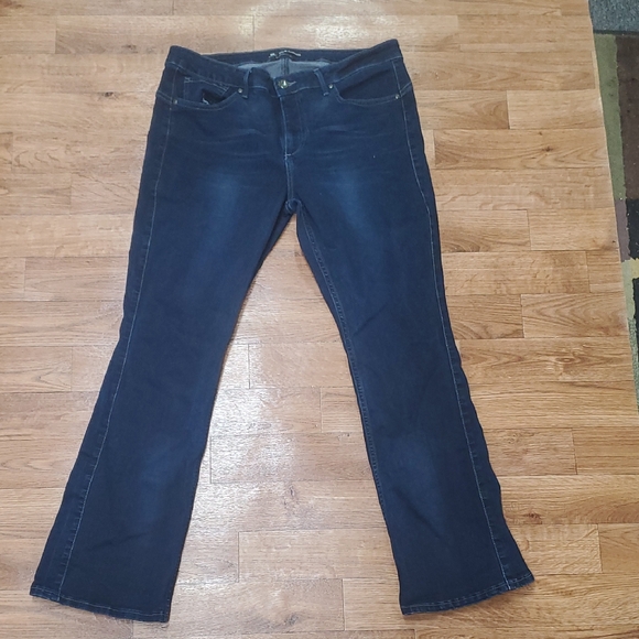 Elegant Navy Flare Jeans - Picture 1 of 10